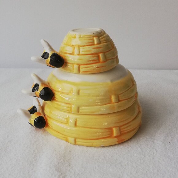 Vintage Beehive Stacking Measuring Cups - Picture 2 of 9